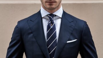 a-photo-of-a-man-with-short-dark-hair-wearing-a-cl-04HY0hNoRPmTYwnNYaEgfA-JTLrceQgQ7WanqCfzUzwNg