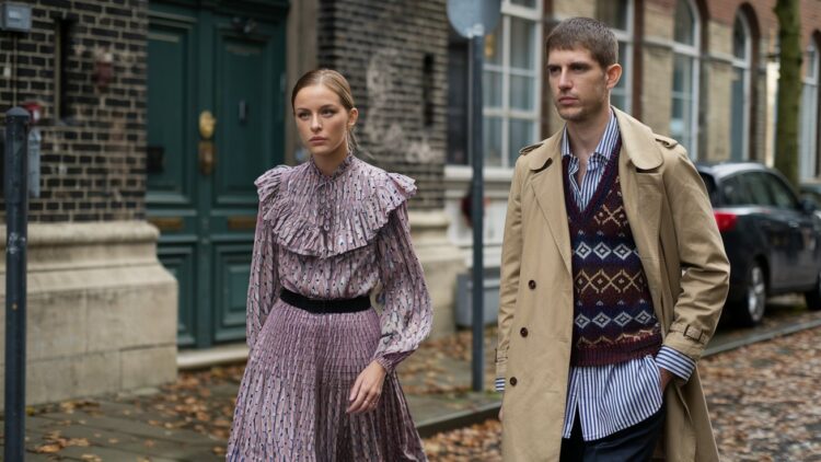 a-photo-of-a-street-in-europe-with-fashion-forward-PK0cqlmDT2OdCPXud1UVfQ-7qB5nW56QUOekvo31egpZg